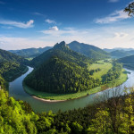 dunajec river from soklolica peak in pieniny mountains